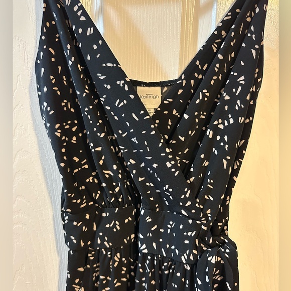 XS Black and Tan Jumpsuit - Picture 4 of 6